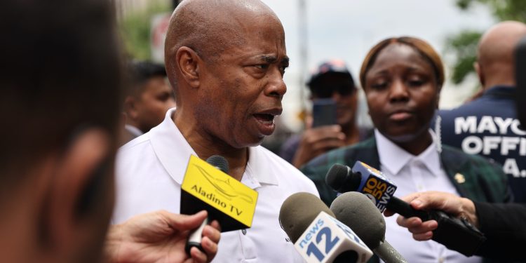NYC Mayor Fires Another 200 City Workers Over COVID Jab
