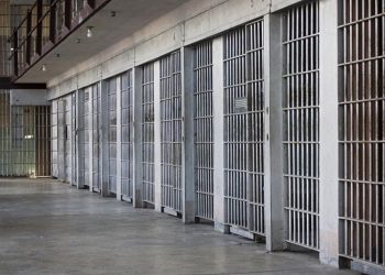 Retired teacher sentenced to 6 years in prison for possessing child pornography
