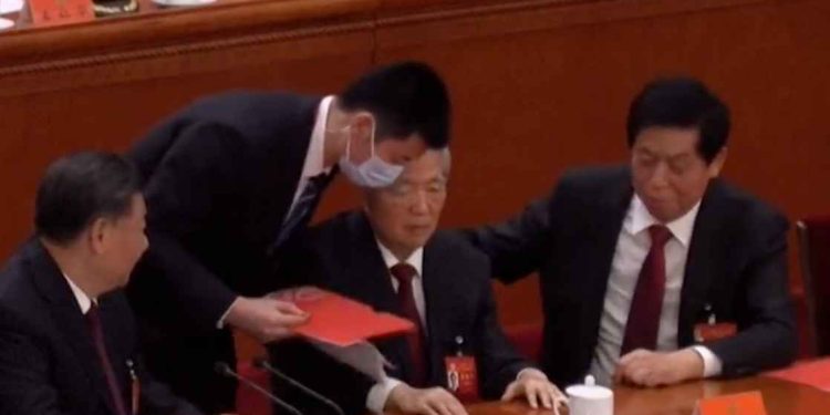 Xi Jinping just had his predecessor Hu Jintao hauled out of the CCP summit on live TV �