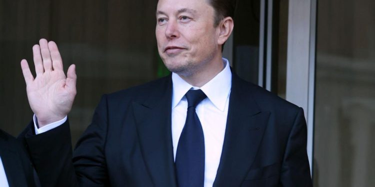 YouTube, Musk's Twitter throttle investigative journalists behind Pfizer 'mutate' video