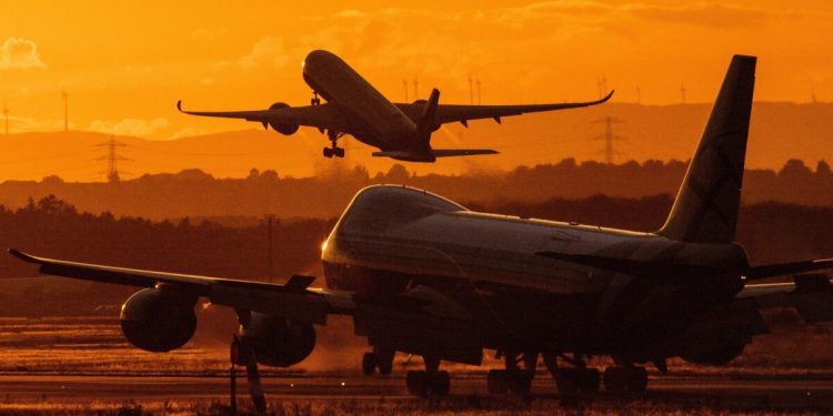Deadly 'Vaccinated' Skies: 'Almost Every Day I Get Calls From Pilots with Cardiac Issues or Neurological Dysfunction' (Video)
