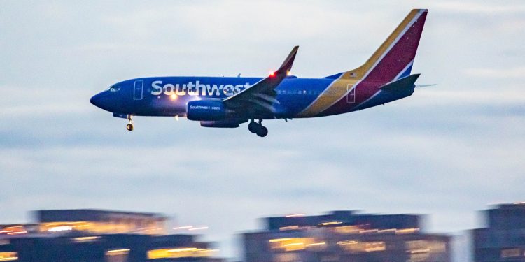 Southwest Boeing 737 inexplicably dives, flies below 500 feet over neighborhood: ‘Thought it was gonna hit my house’