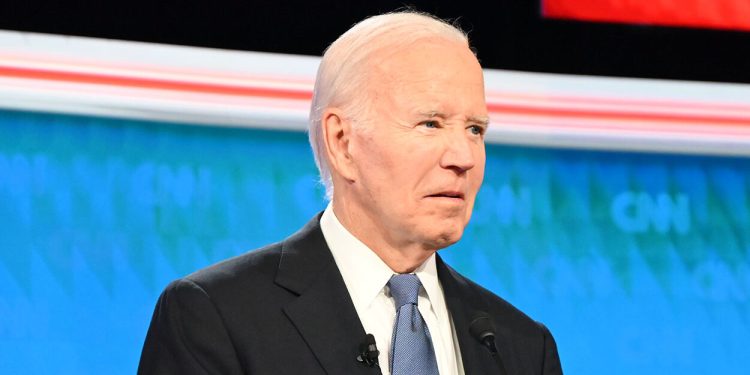 2 Senators Say Biden Debate Performance Raises 25th Amendment Concerns