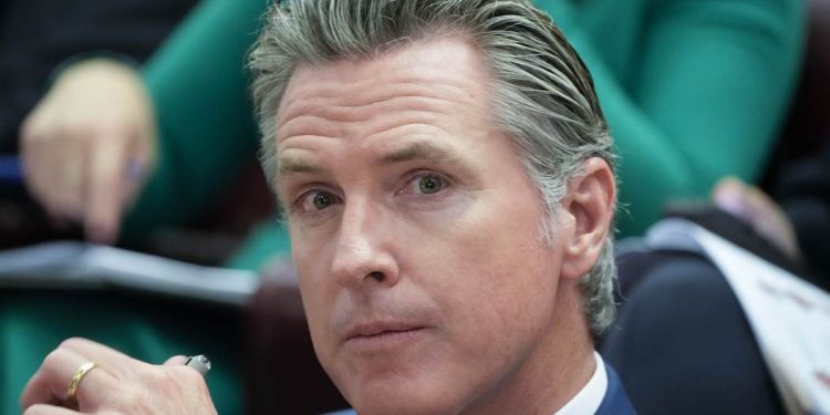 Newsom Tells CA Lawmakers He'll Force Special Session If They Don't Pass His Bill to Increase Gas Prices