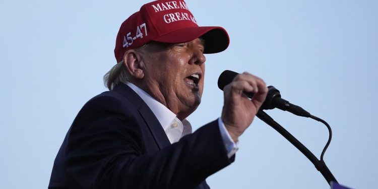 CNN Trots Out Historian Who Uses Hitler to Say Trump Made 'It Easier For Disturbed Minds' To Target Him