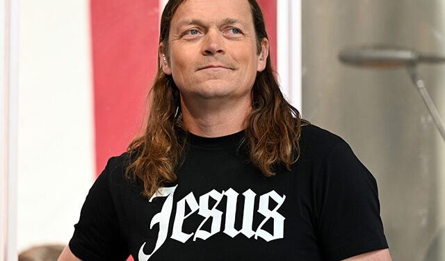 3 Doors Down Frontman Brad Arnold Tells Massive Crowd ‘Jesus Christ Loves You’