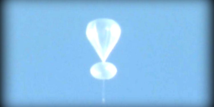 Denver Citizens Spot a Suspicious Craft in the Sky – And Many Don’t Believe the Explanation That It’s a Balloon Studying Solar Radiation, Insist It’s a UFO