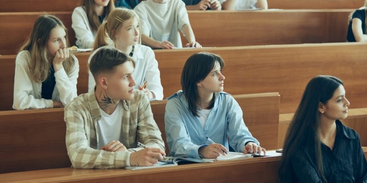 In a First, Young Men Are More Religious Than Young Women