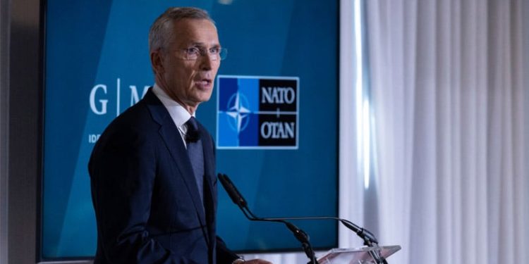 Kiev May Have to Accept Loss of Territory, Says Ex-NATO Boss