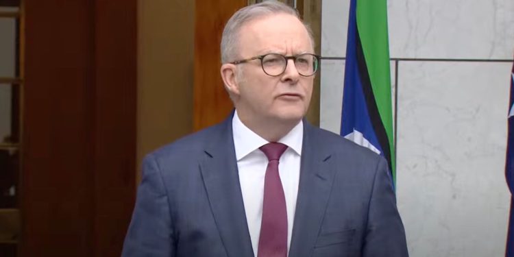 Australia’s Under-16 Social Media Ban is a Backdoor to Digital ID