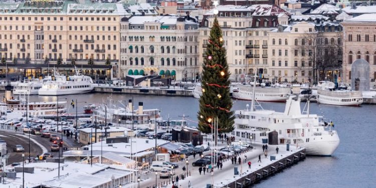 Swedish Steel Company Moves to Ban ‘Merry Christmas,’ Calls for Workers to Say ‘Happy Holidays’ Instead