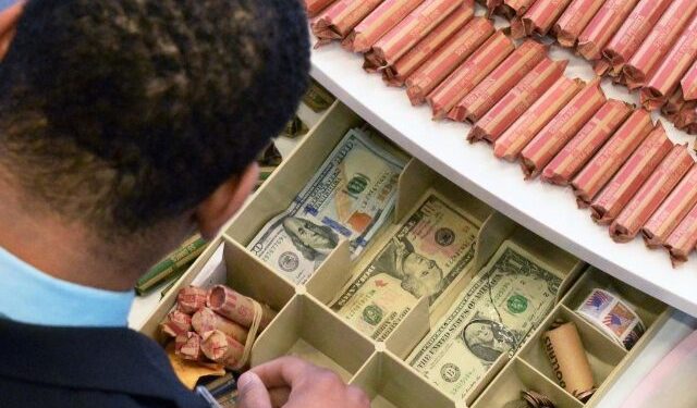 Police: Good Samaritan Tackles Bank Robber Trying to Steal $2,000+ in Cash