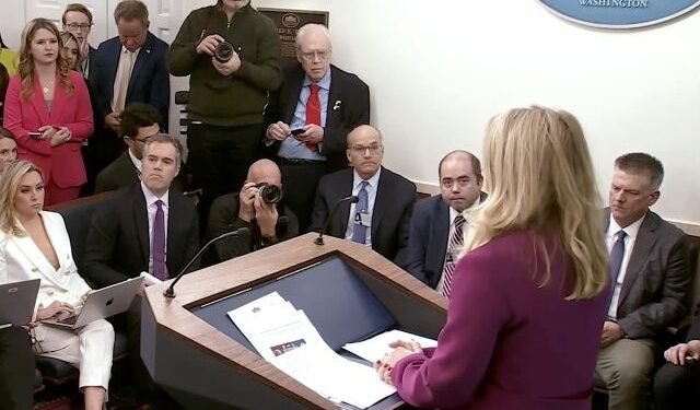 White House Receives over 10k Submissions for ‘New Media Seat’ Credentials