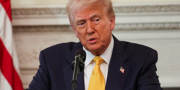 Trump floats merging ‘tremendous loser’ Postal Service with Commerce Department