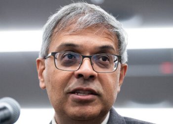 Maher: Bhattacharya Warned Against Lockdowns that Created a Lot of Distrust in Scientists