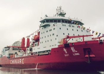 Chinese icebreaker Xuelong