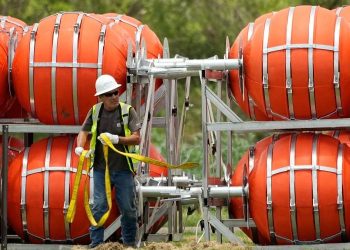 rio-grande-buoy-river-border