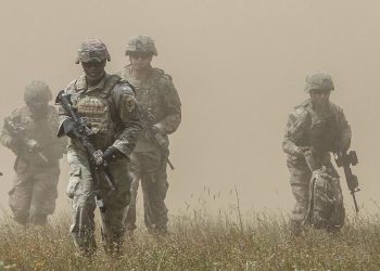 US Army Takes Cue From Wall Street for Officer Bonuses
