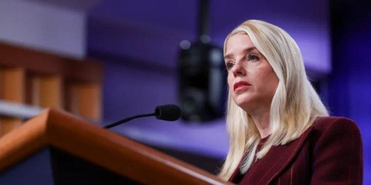 pam-bondi-3